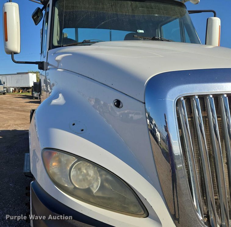 image for item EU3755 2011 International Prostar semi truck