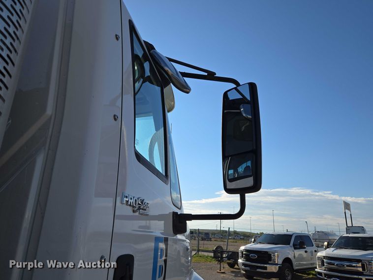 image for item EU3755 2011 International Prostar semi truck