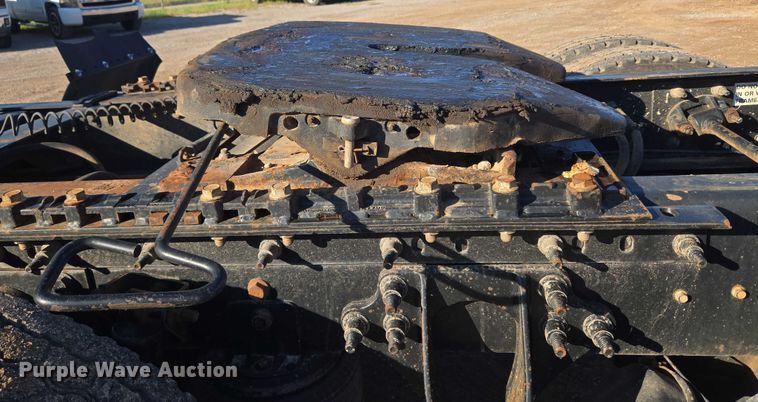 image for item EU3755 2011 International Prostar semi truck