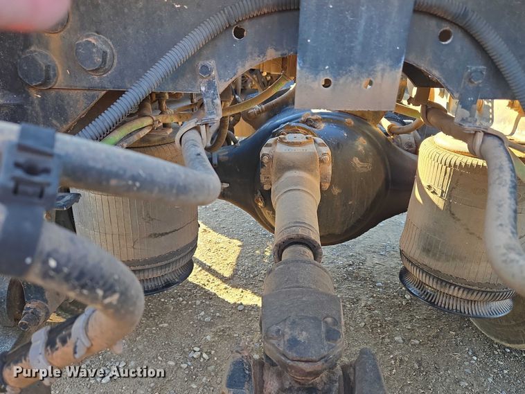 image for item EU3755 2011 International Prostar semi truck