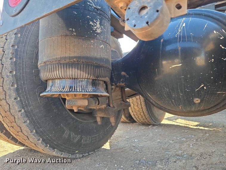 image for item EU3755 2011 International Prostar semi truck