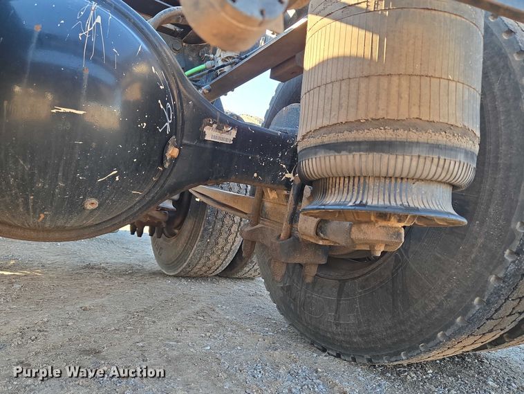 image for item EU3755 2011 International Prostar semi truck