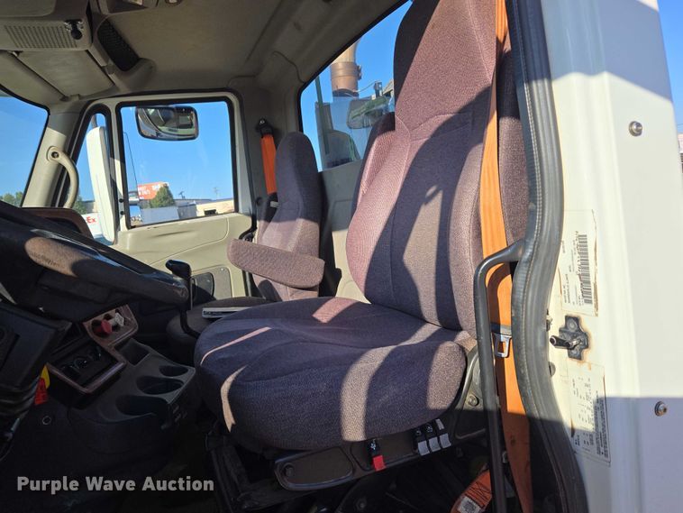 image for item EU3755 2011 International Prostar semi truck