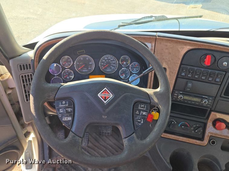 image for item EU3755 2011 International Prostar semi truck