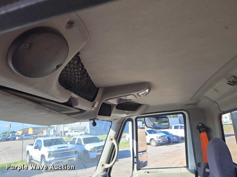 image for item EU3755 2011 International Prostar semi truck