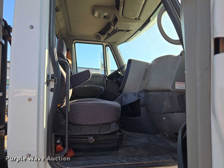 image for item EU3755 2011 International Prostar semi truck