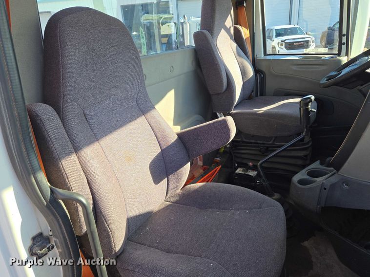 image for item EU3755 2011 International Prostar semi truck