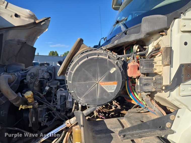 image for item EU3755 2011 International Prostar semi truck