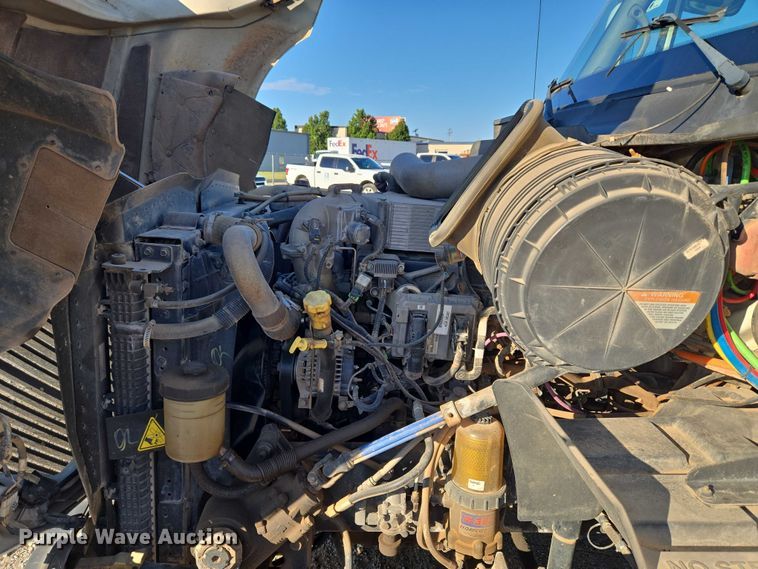 image for item EU3755 2011 International Prostar semi truck