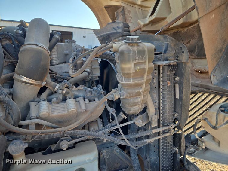 image for item EU3755 2011 International Prostar semi truck