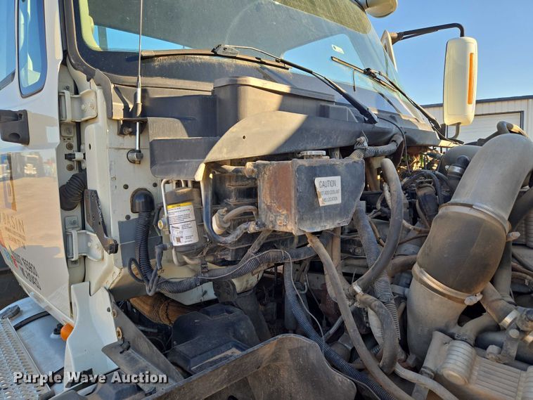 image for item EU3755 2011 International Prostar semi truck