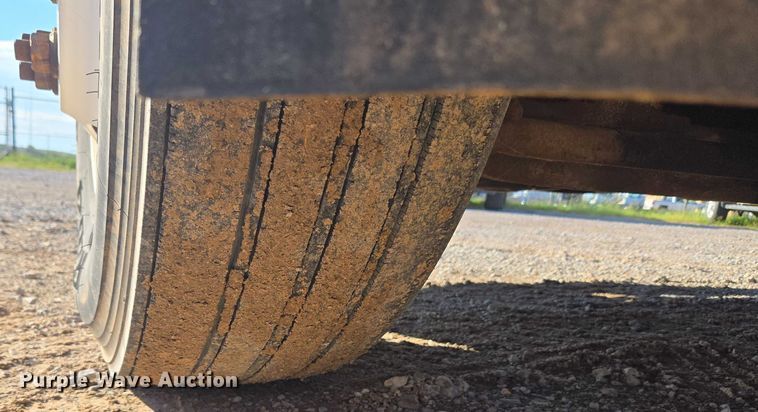 image for item EU3755 2011 International Prostar semi truck