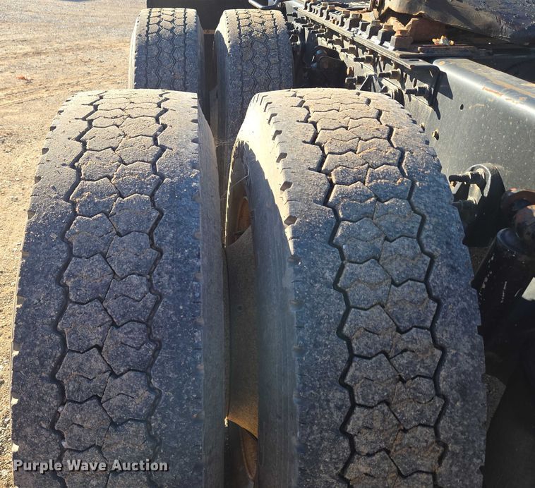 image for item EU3755 2011 International Prostar semi truck