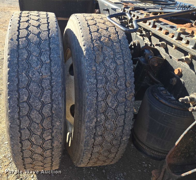 image for item EU3755 2011 International Prostar semi truck