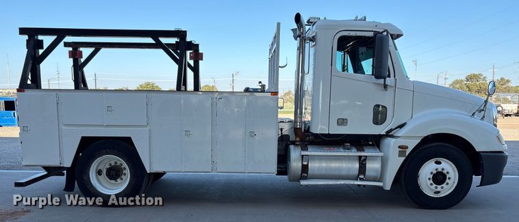 image for item EU4625 2005 Freightliner Columbia utility / service truck