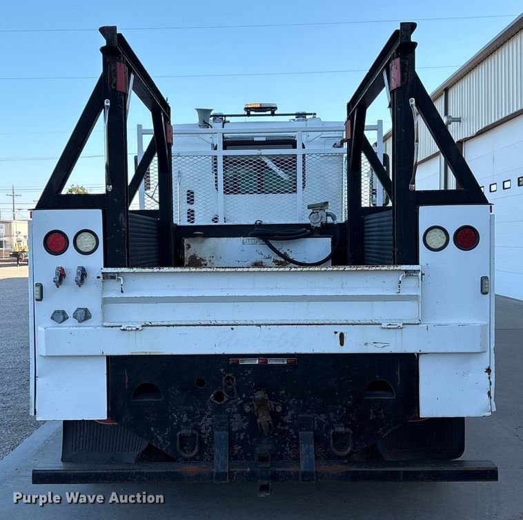 image for item EU4625 2005 Freightliner Columbia utility / service truck