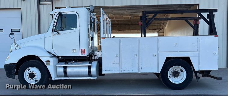 image for item EU4625 2005 Freightliner Columbia utility / service truck