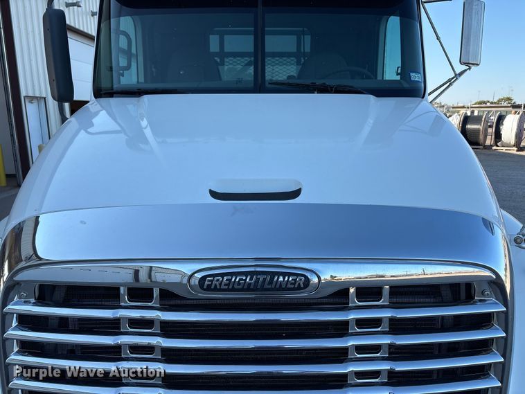 image for item EU4625 2005 Freightliner Columbia utility / service truck