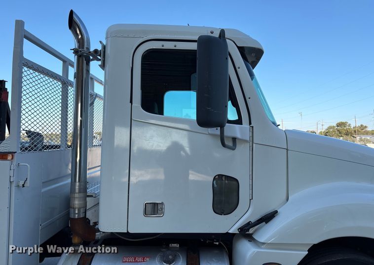 image for item EU4625 2005 Freightliner Columbia utility / service truck