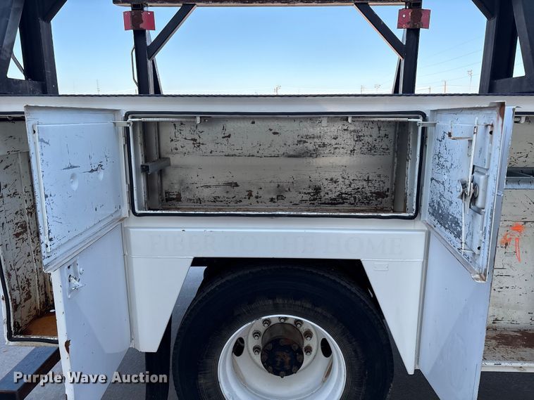 image for item EU4625 2005 Freightliner Columbia utility / service truck