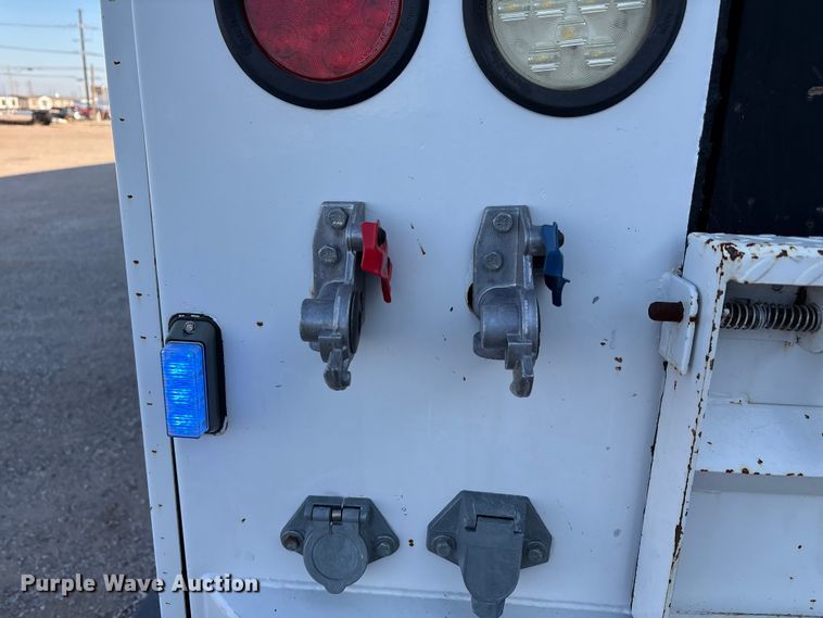 image for item EU4625 2005 Freightliner Columbia utility / service truck