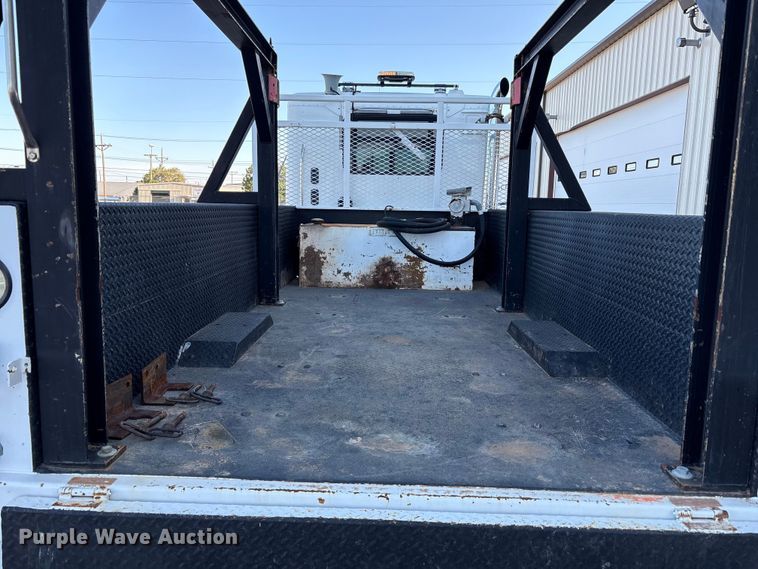 image for item EU4625 2005 Freightliner Columbia utility / service truck