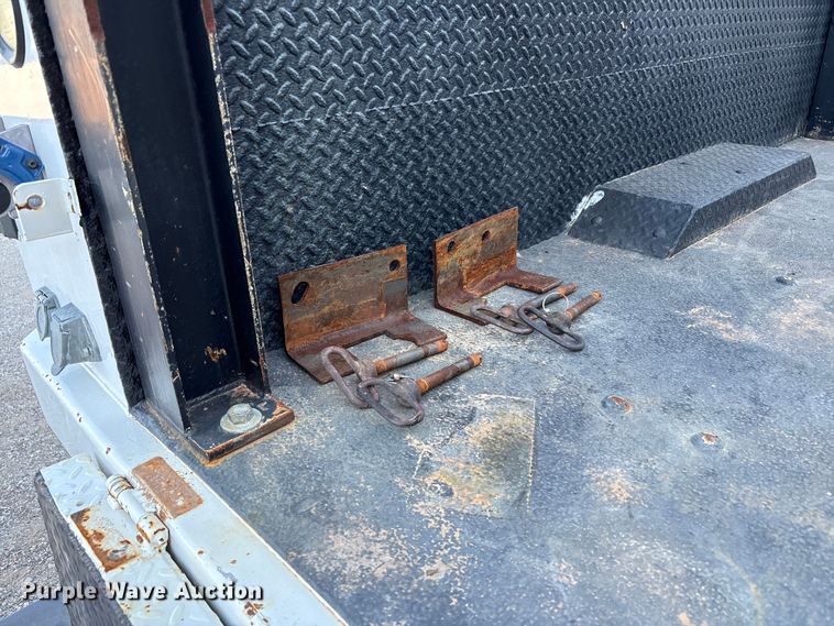 image for item EU4625 2005 Freightliner Columbia utility / service truck