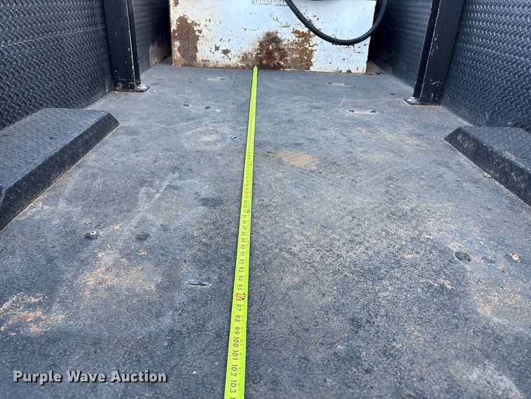 image for item EU4625 2005 Freightliner Columbia utility / service truck