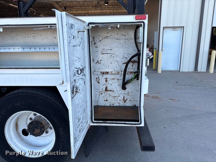 image for item EU4625 2005 Freightliner Columbia utility / service truck