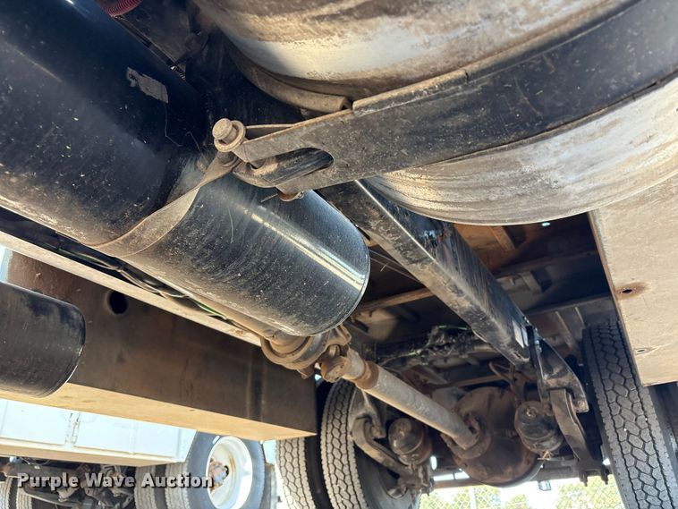 image for item EU4625 2005 Freightliner Columbia utility / service truck