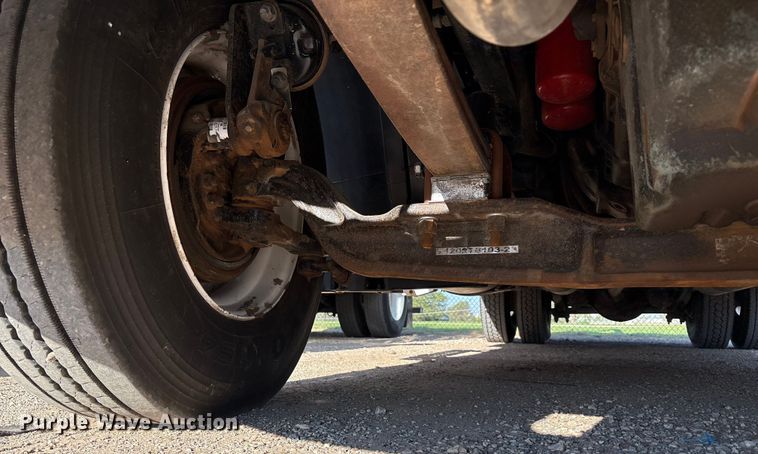 image for item EU4625 2005 Freightliner Columbia utility / service truck