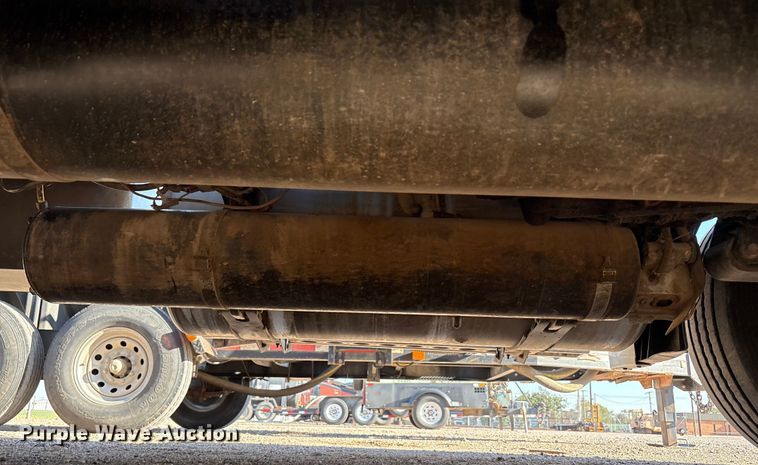 image for item EU4625 2005 Freightliner Columbia utility / service truck