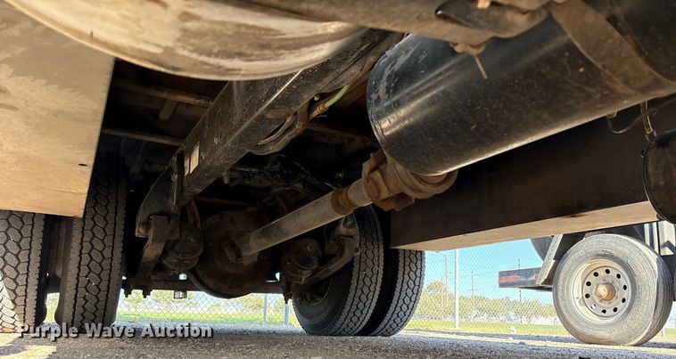 image for item EU4625 2005 Freightliner Columbia utility / service truck