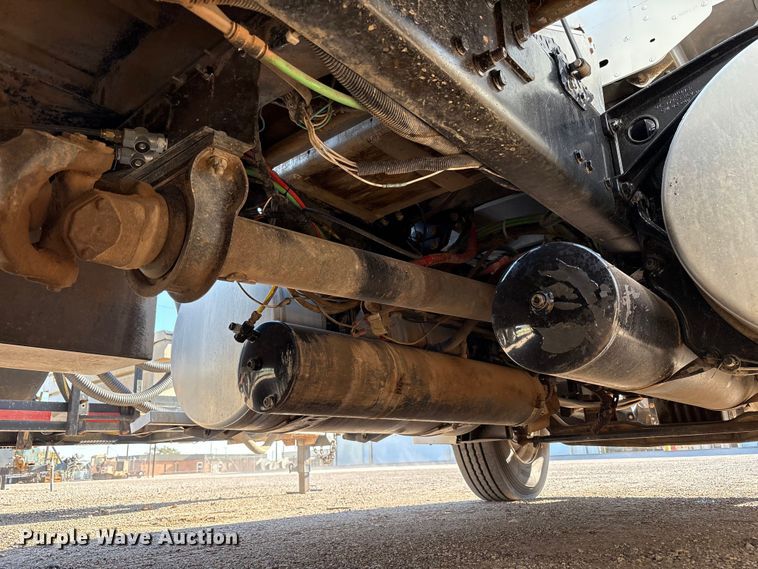 image for item EU4625 2005 Freightliner Columbia utility / service truck