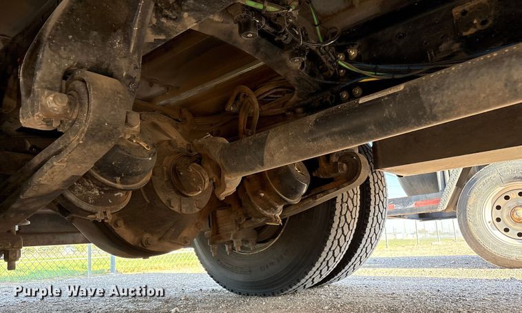 image for item EU4625 2005 Freightliner Columbia utility / service truck