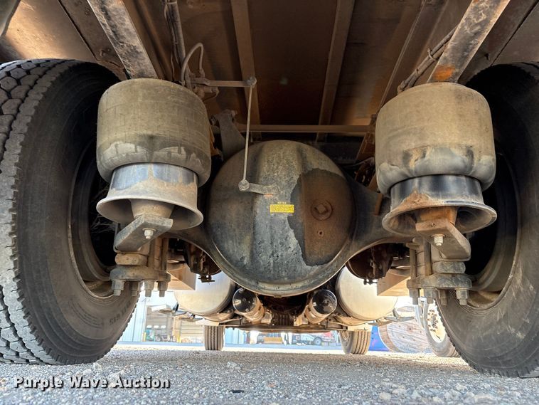 image for item EU4625 2005 Freightliner Columbia utility / service truck