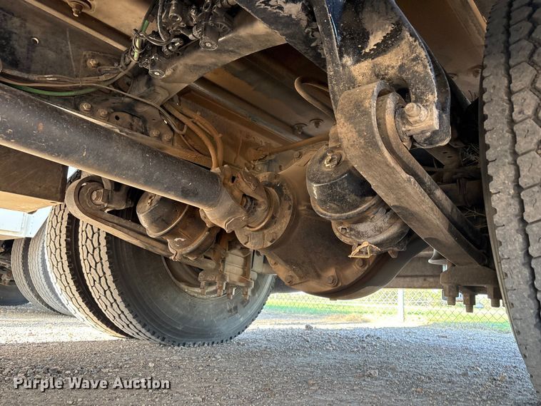 image for item EU4625 2005 Freightliner Columbia utility / service truck