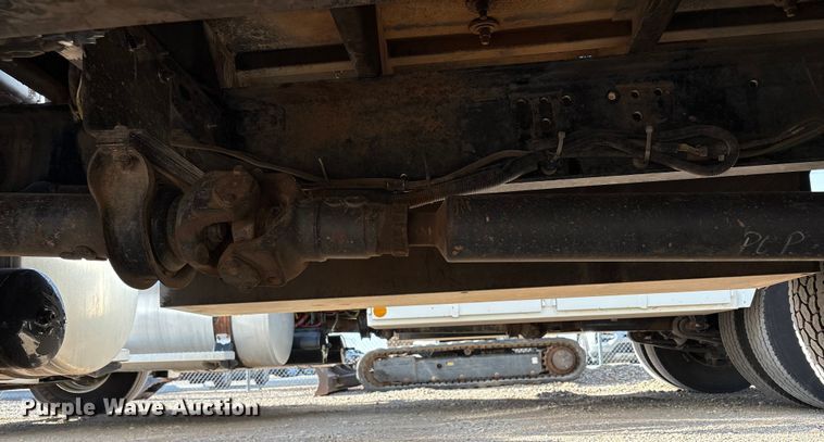 image for item EU4625 2005 Freightliner Columbia utility / service truck