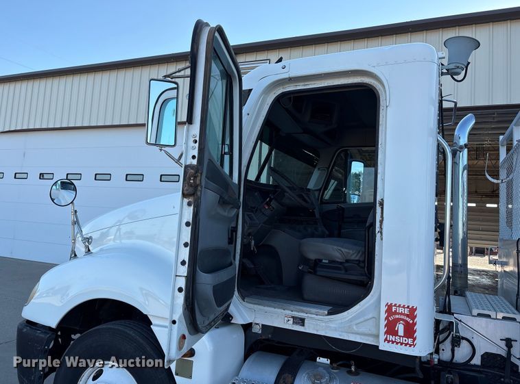 image for item EU4625 2005 Freightliner Columbia utility / service truck