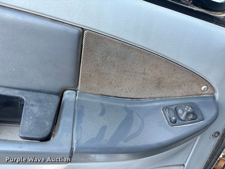 image for item EU4625 2005 Freightliner Columbia utility / service truck