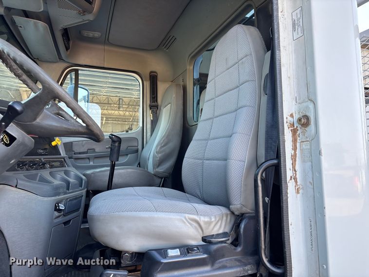 image for item EU4625 2005 Freightliner Columbia utility / service truck