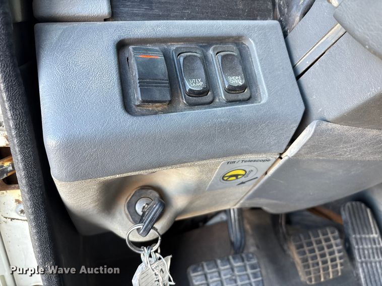 image for item EU4625 2005 Freightliner Columbia utility / service truck