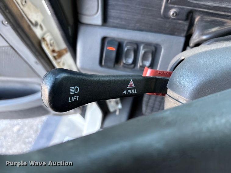 image for item EU4625 2005 Freightliner Columbia utility / service truck