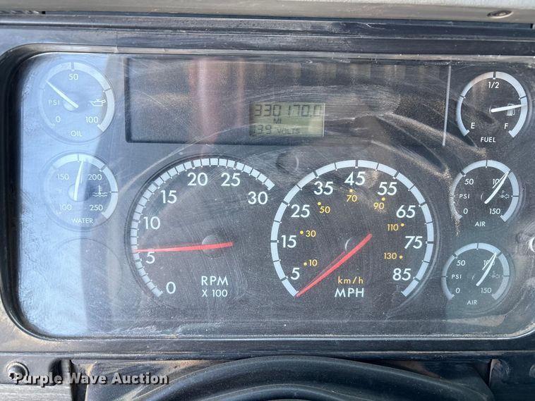 image for item EU4625 2005 Freightliner Columbia utility / service truck