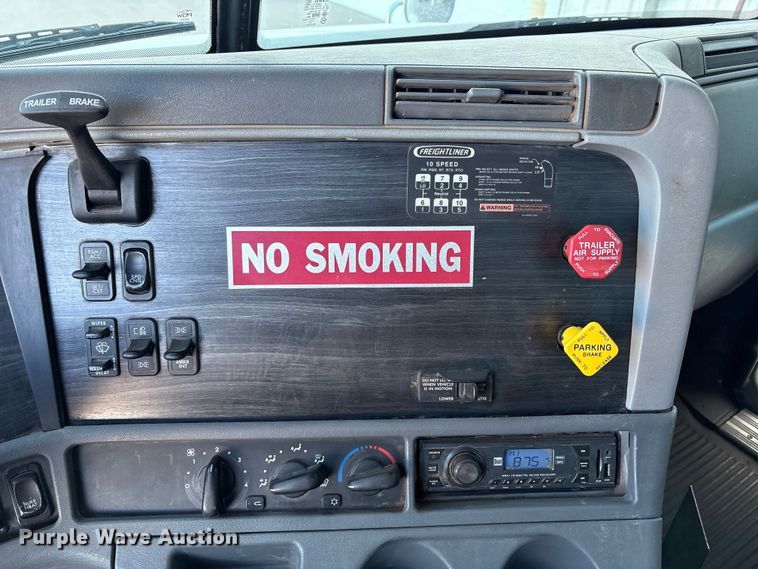 image for item EU4625 2005 Freightliner Columbia utility / service truck