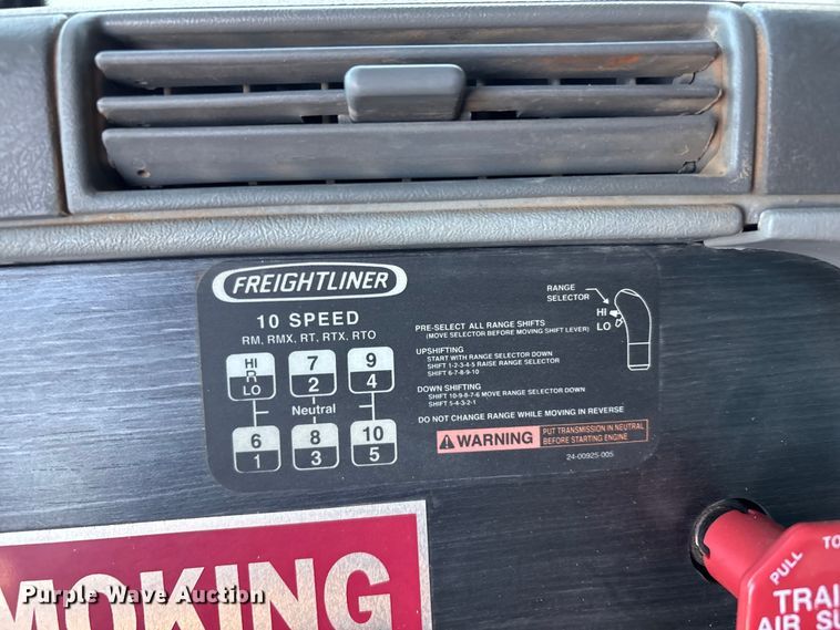 image for item EU4625 2005 Freightliner Columbia utility / service truck