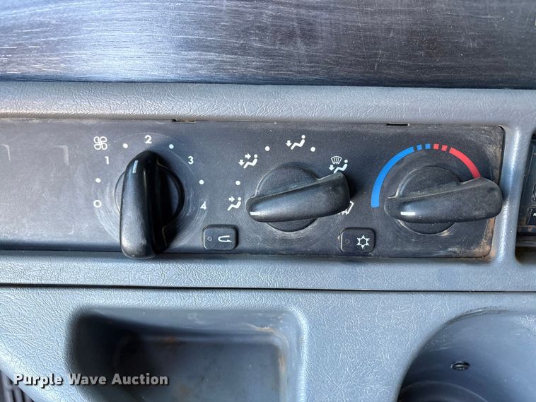 image for item EU4625 2005 Freightliner Columbia utility / service truck