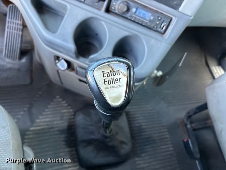 image for item EU4625 2005 Freightliner Columbia utility / service truck