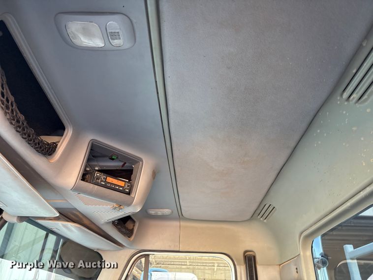 image for item EU4625 2005 Freightliner Columbia utility / service truck