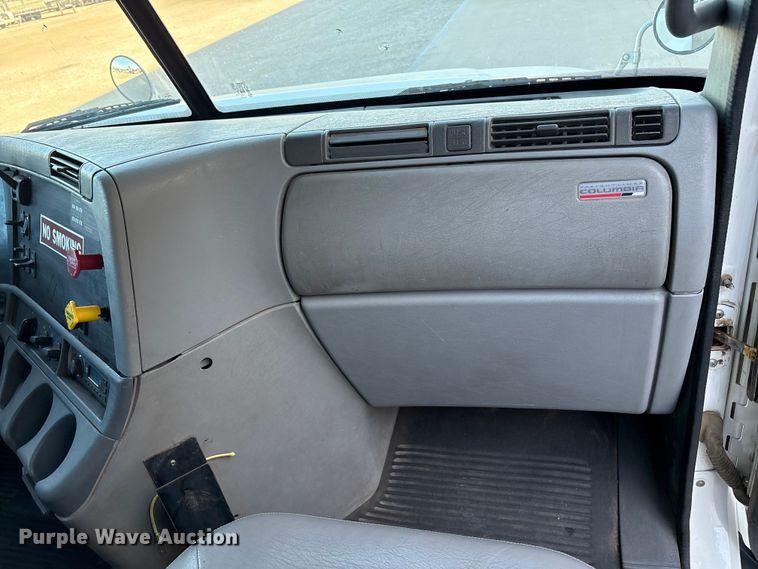 image for item EU4625 2005 Freightliner Columbia utility / service truck